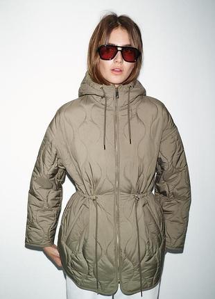 Стеганая куртка zara с капюшоном 2