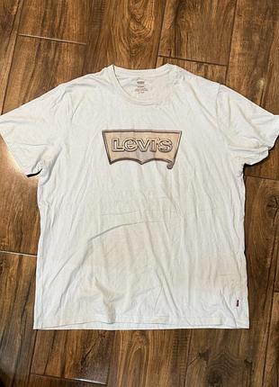 Футболка levi’s блакитна з класним принтом big logo оригінальна бавовняна розмір xl стан супер без дирок плям дефектів чи пошкоджень. вінтажна денімна
