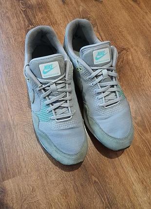 Продам мужские полузамшевые кроссовки бренда nike