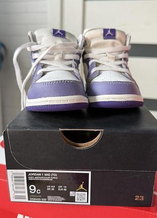 Кросівки дитячі jordan 1 mid (td) білі з фіолетовим