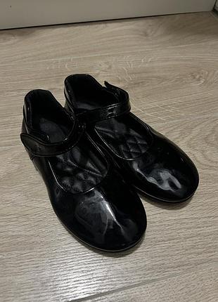 Туфлі для дівчинки, чорні