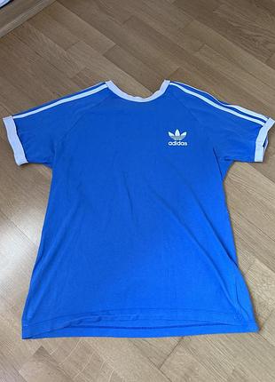 Чоловіча футболка adidas синя розмір l