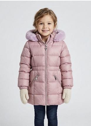 Стильна та тепла зимова куртка від відомого бренду guess,в ніжному рожевому кольорі.