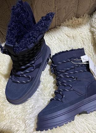 Новые модные осенне- зимние высокие ботинки на девочку 32 р zara