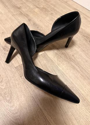 Туфлі жіночі maxmara чорні, розмір 39, натуральна шкіра