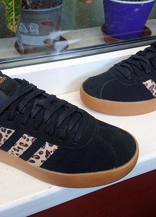 Дуже легкі та зручні кросівки "adidas ® "! оригінал! 41 р