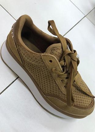 Жіночі кросівки ugg marlin collection у кольорі «каштан» (chestnut) на високій платформі.розмір:38,40.матеріал: замш
