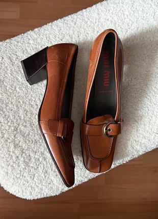 Туфлі жіночі miu miu коричневі в квадратним вузьким носиком