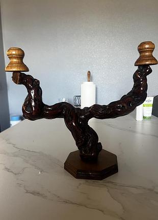 Декоративний двораменний свічник, виготовлений з натурального дерева