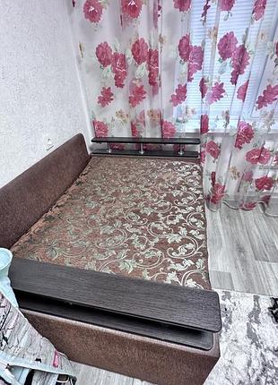 Продам розкладний диван з нішею для зберігання речей