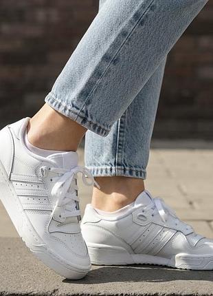 Кросівки жіночі adidas original білі, розмір 37,  шкіра