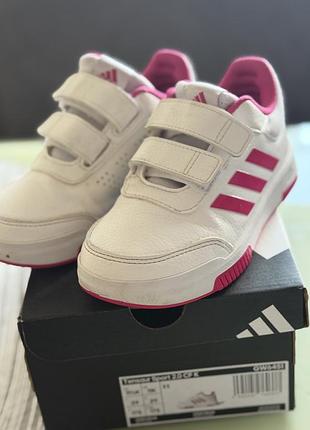 Кросівки для дітей adidas білі з рожевими елементами, розмір eu 29, довжина устілки 17,5 см