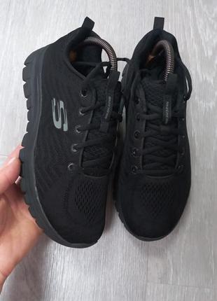 Женские кроссовки skechers