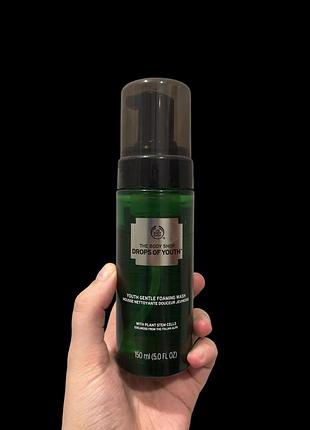 Умивалка пінка для очищення обличчя the body shop drops of youth edelweiss