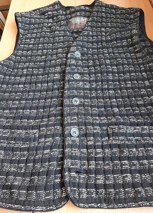 Оригинальный текстурный вязаный жилет из лимитированной линейки tealey 100 – the clothing system.