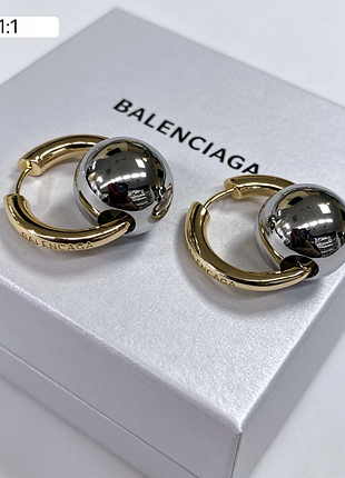 Серьги balenciaga с большими шариками двухцветные из медицинского золота stainless steel