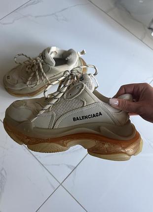 Кросівки жіночі balenciaga triple s бежеві
