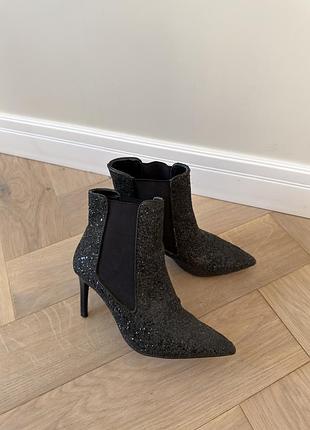 Чоботи жіночі zara чорні блискучі