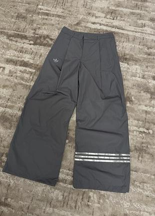 Штани жіночі adidas neuclassics nylon ji8536 сірі адідас оригінал легкі на утяжках спортивні