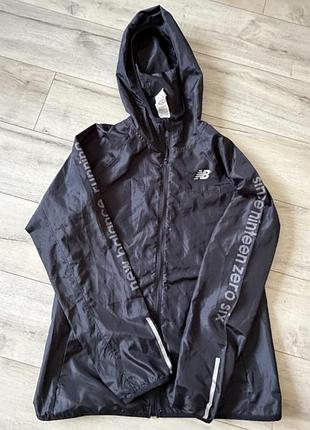 Вітровка new balance