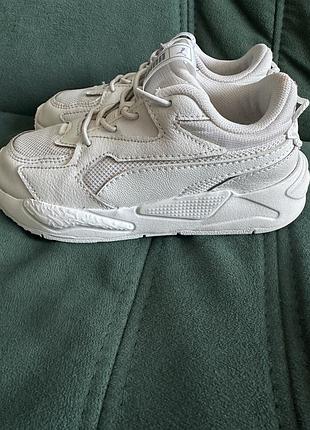 Кросівки унісекс puma білі 2