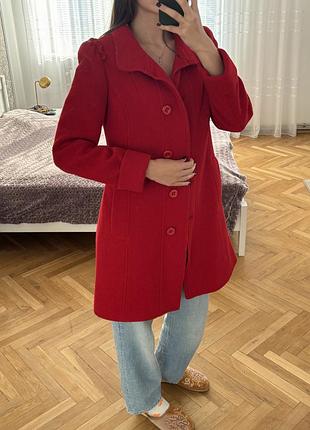 Пальто жіноче червоне 2