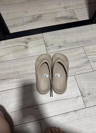 В'єтнамки жіночі adidas бежеві