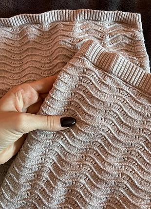 Актуальна в'язана спідниця від бренду bershka з розрізом