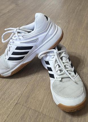 Кроссовки adidas размер 35