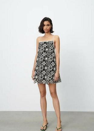 Коротка жіноча міні-сукня zara з мережива кроше, чорно-біла, розмір l