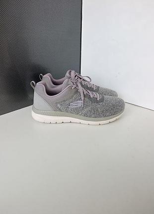 Женские кроссовки skechers