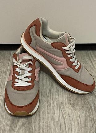 Жіночі кросівки 👟