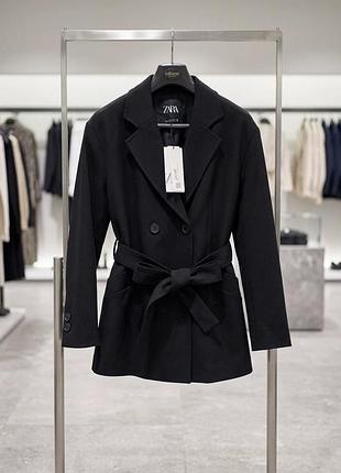 Жіночий піджак zara чорний з поясом