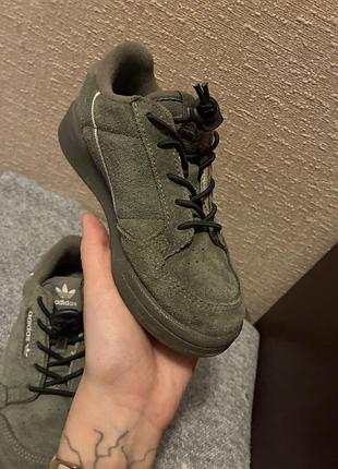 Кросівки adidas  дитячі 6