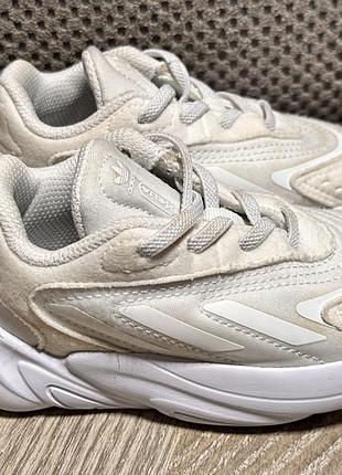 Стильні оригінальні дитячі кросівки adidas ozelia розмір 23,5 устілка 14,5 см