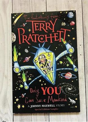 Дитяча книга англійською only you can save mankind by terry pratchett