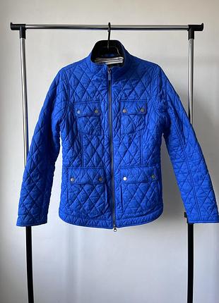 Жіноча стьобана куртка у розмірі s, m, синього кольору barbour monreith quilted women’s jacket