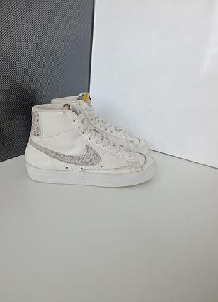 Кожаные кроссовки nike