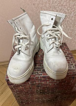 Черевики жіночі dr. martens білі