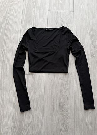 Жіночий топ prettylittlething чорний укорочений з довгими рукавами, розмір xs