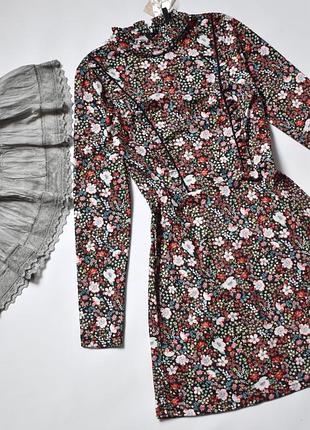 Летнее тоненькое платье в цветы новое stradivarius s