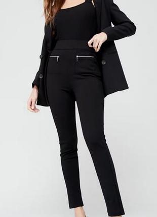 Женские брюки от бренда v by very (а именно модель v by very premium ponte skinny trousers) в черном цвете. размер м-l.
