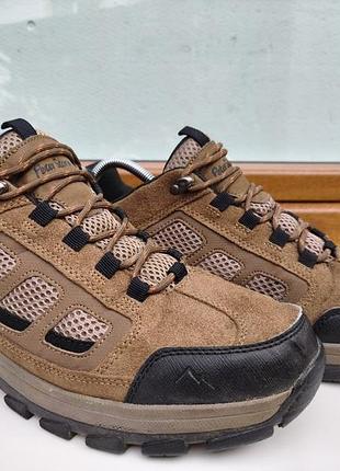 Кросівки чоловічі lowa peter storm men's camborne low waterproof walking shoe коричневі 44 р