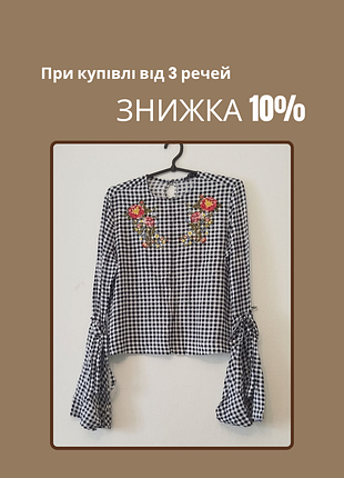 Блуза женская с рукавами клеш и вышивкой