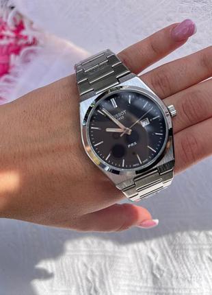 Мужские часы tissot prx quartz 40 мм - черный циферблат, кварцевый механизм, сапфировое стекло, стальной браслет