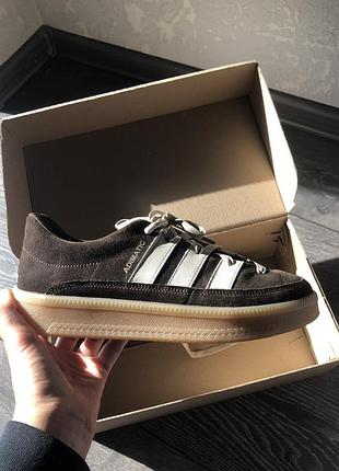 Кросівки adidas жіночі коричневі 38 розмір