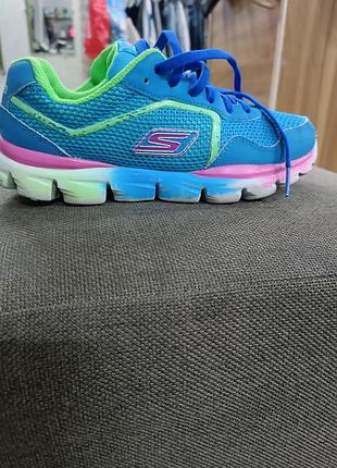 Кроссовки skechers