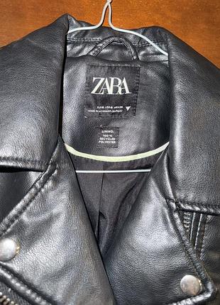 Чорна шкіряна куртка zara 2