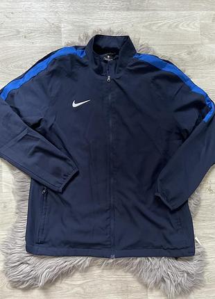 Дуже класна вітровка кофта nike оригінал