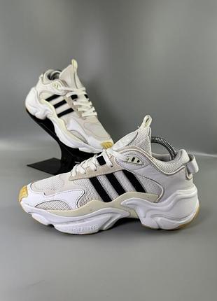 Кросівки adidas